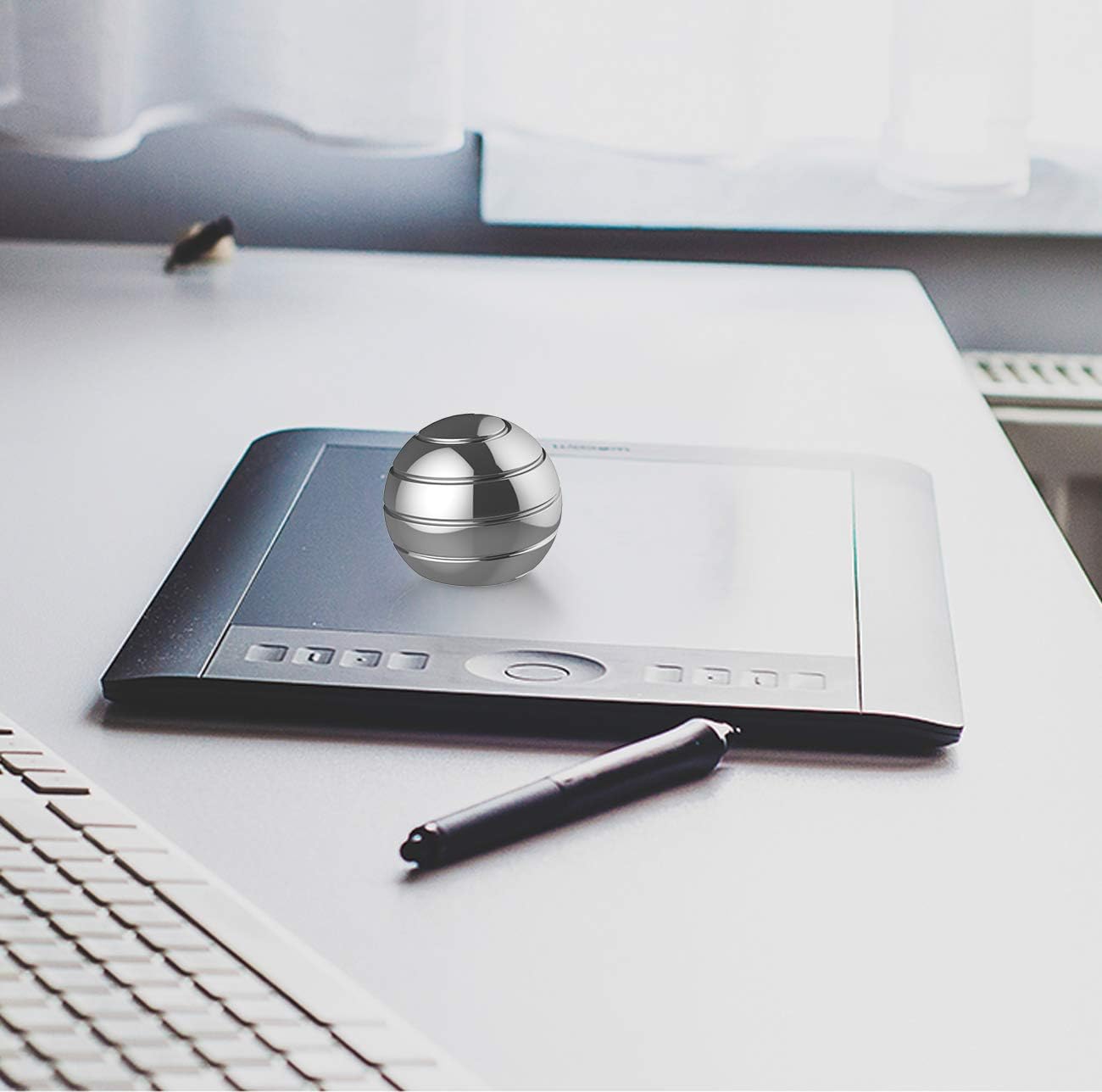 Kinetic Desk Toys for Office for Adults, 1.54'' Kinetic Spinning Fidget Spinner Toys for Anxiety ADHD, Desktop Optical Illusion Toys (39MM, Silver)