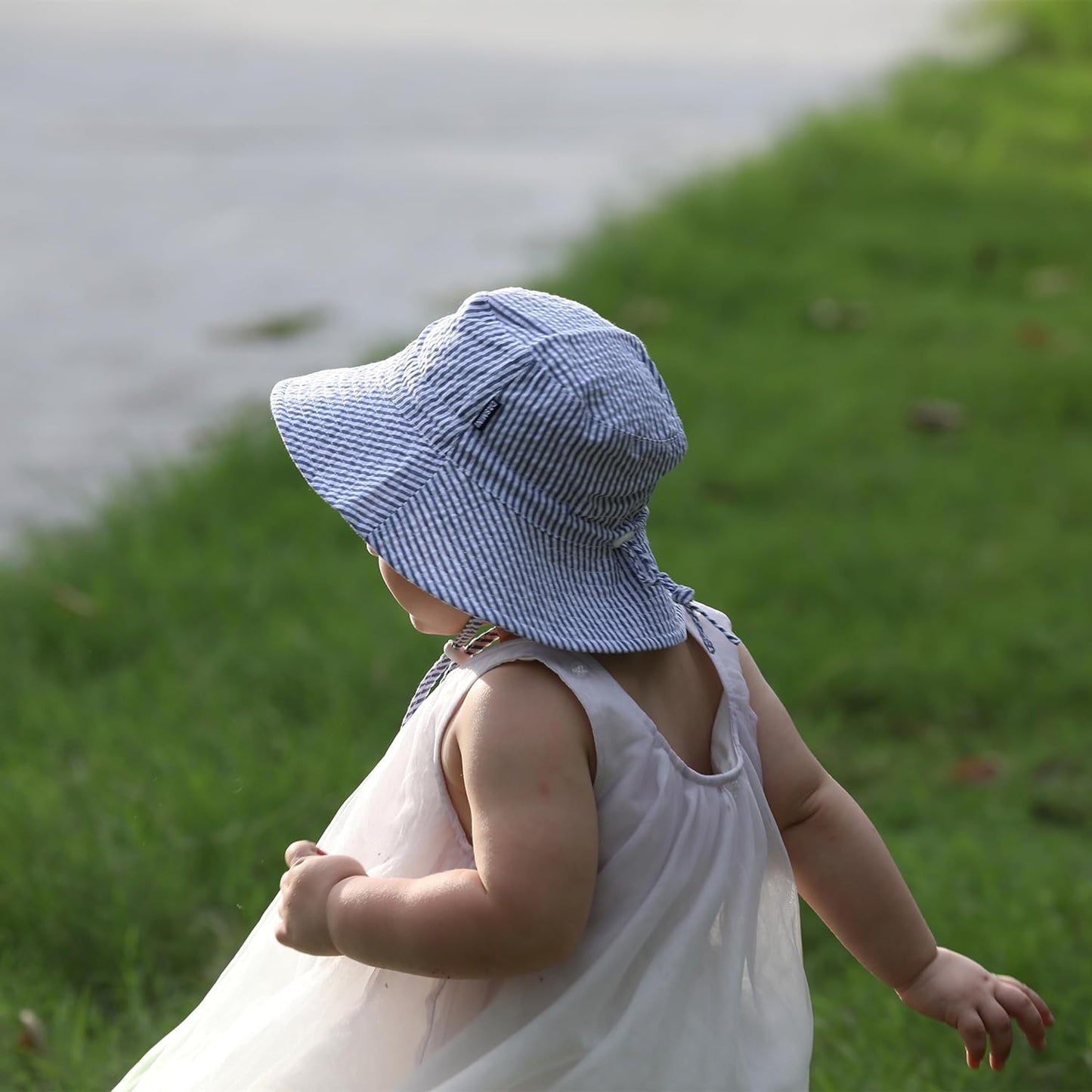 Baby & Toddler Wide Brim Sun Hats UPF 50+ Sun Protection Bucket Cap Cute Adjustable Hat in Seersucker