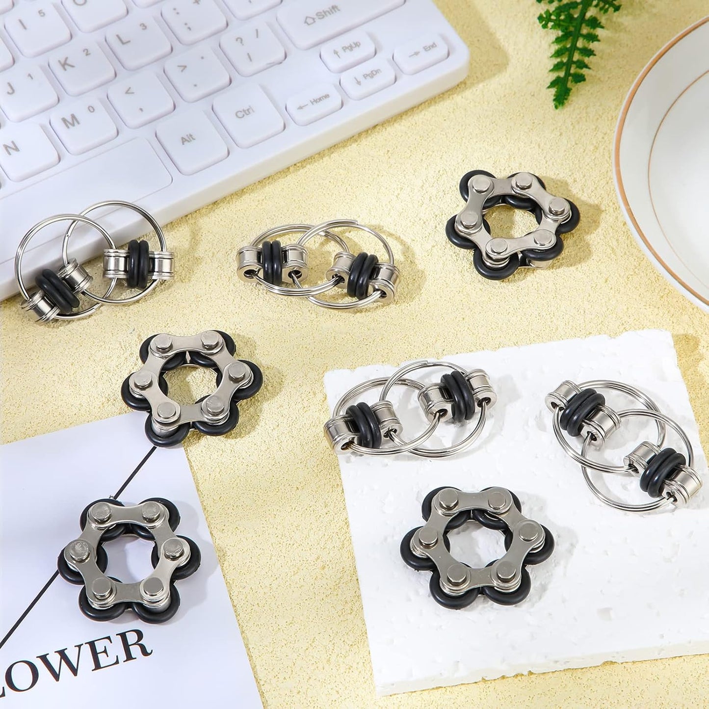 Hicarer 8 Pieces Fidget Toys Set includes 4 Flippy Roller Chain and 4 Six Roller Bike Chain Toys for Adults and Teenagers in Learning Help (Black)