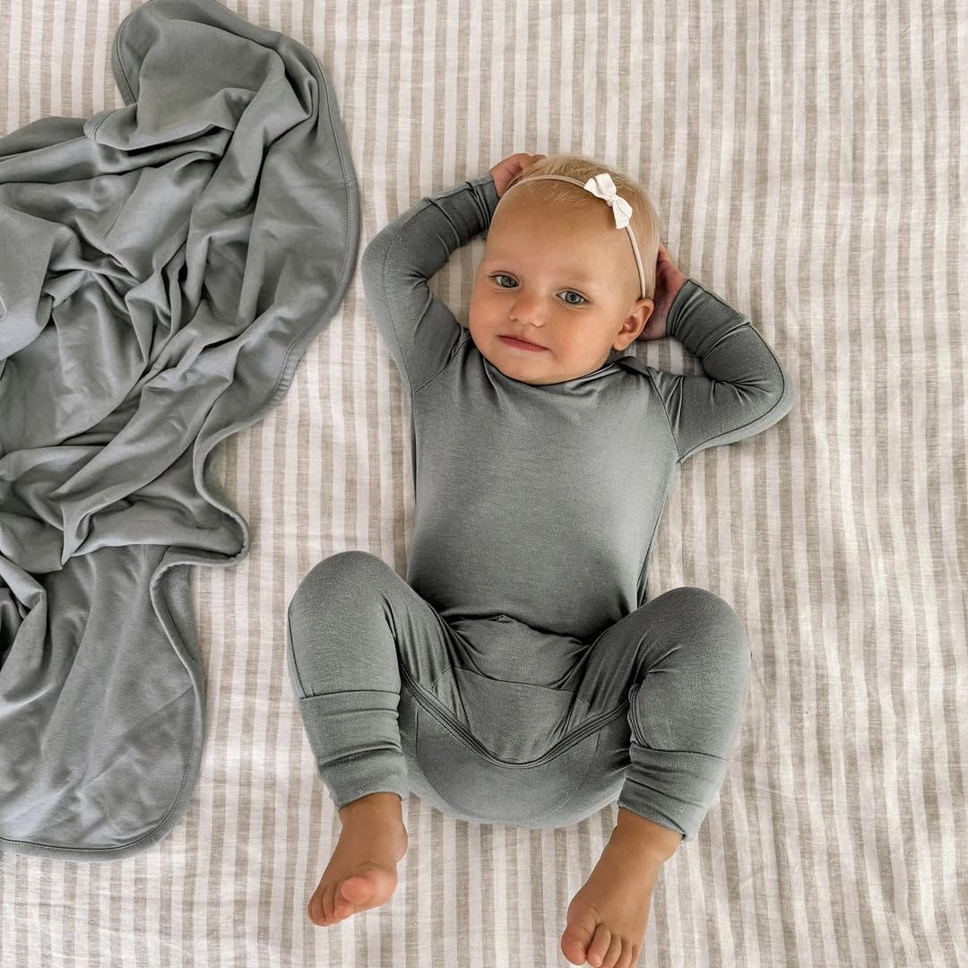 GUNAMUNA Unisex Baby Children Fleece Blanket, Soft and Fluffy, Swaddle Wrap, Size Mini (30" x 40"), Moss