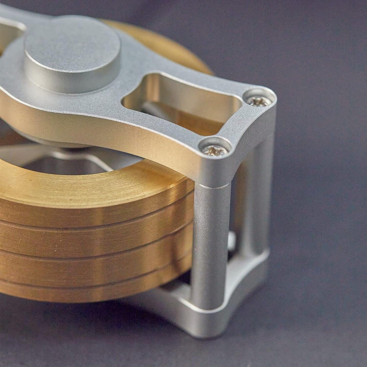 Metal Spinning Top Perpetual Motion Machine Silent Spinners Tech Gyro Desk Toys for Adult with Anxiety Exceed 30 Mins Long Lasting, Stainless Steel Desk Fidget Toy