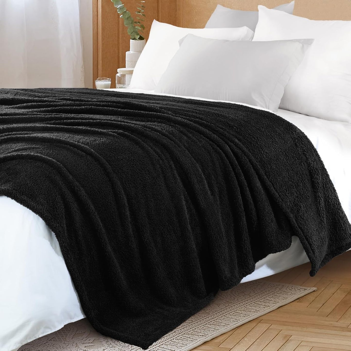 Exclusivo Mezcla Fleece Queen Blankets for Bed, Soft and Cozy Blankets for Women Men Girls Kids, Suitable for All Seasons, Black,90x90 Inches