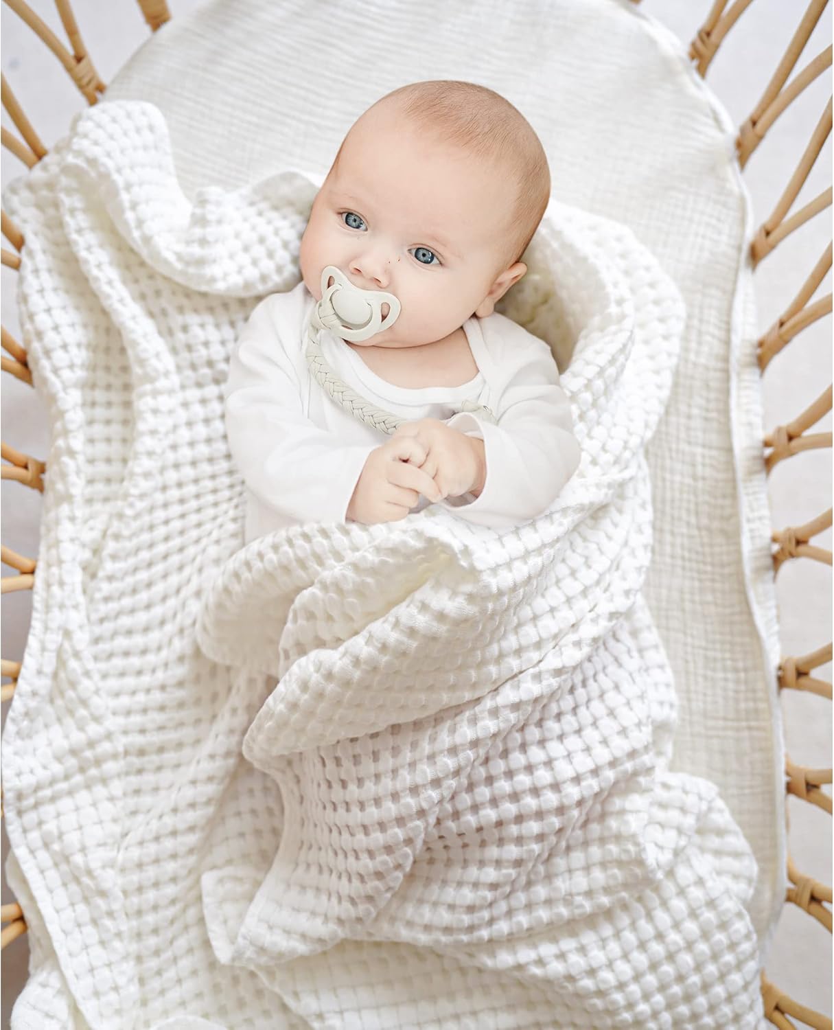 Konssy Waffle Baby Blanket - Soft & Cozy Nursery Swaddle Blanket, Lightweight Toddler Throw for Boys & Girls, Ideal for Wrapping(White)