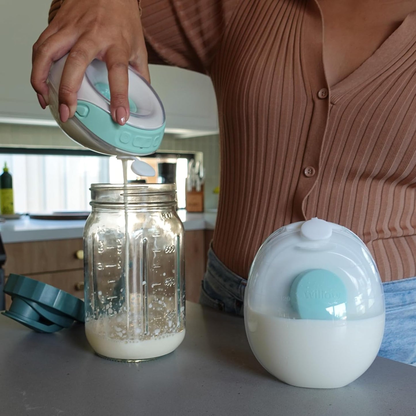 Willow Go - 5oz Reusable Milk Containers with Splash Guard - for use with Willow Go Hands Free Breast Pump
