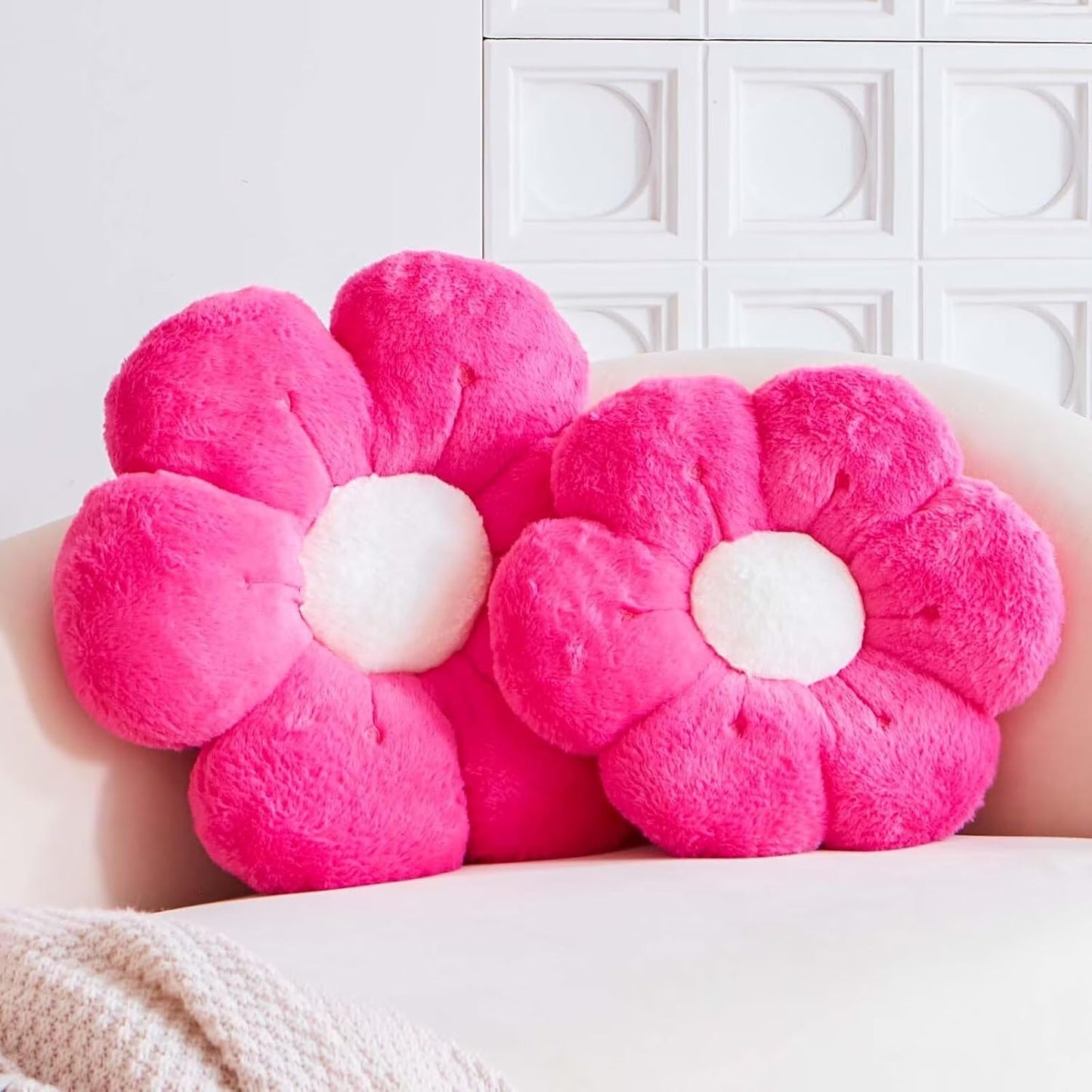 Flower Pillow, Cute Flower Shaped Decorative Pillow, Soft Rabbit Fur Daisy Pillow Home Decor Floor Seating Cushion for Bedroom Living Room (Hot Pink 19.6 Inch)
