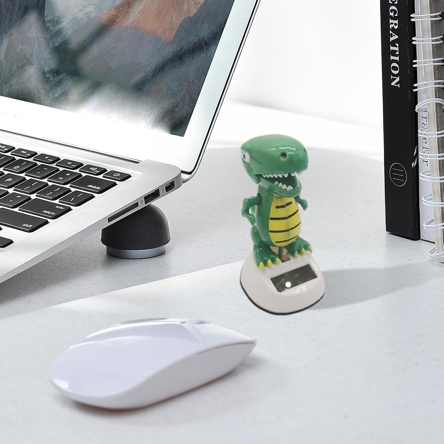 Green Solar Powered Dancing Dinosaur，Swinging Dancer Toy,No Battery Required,Desk and Dashboard Decor Home Decor Birthday Gifts Solar Power Kits Learning and Education，Car Bobble Head Dashboard