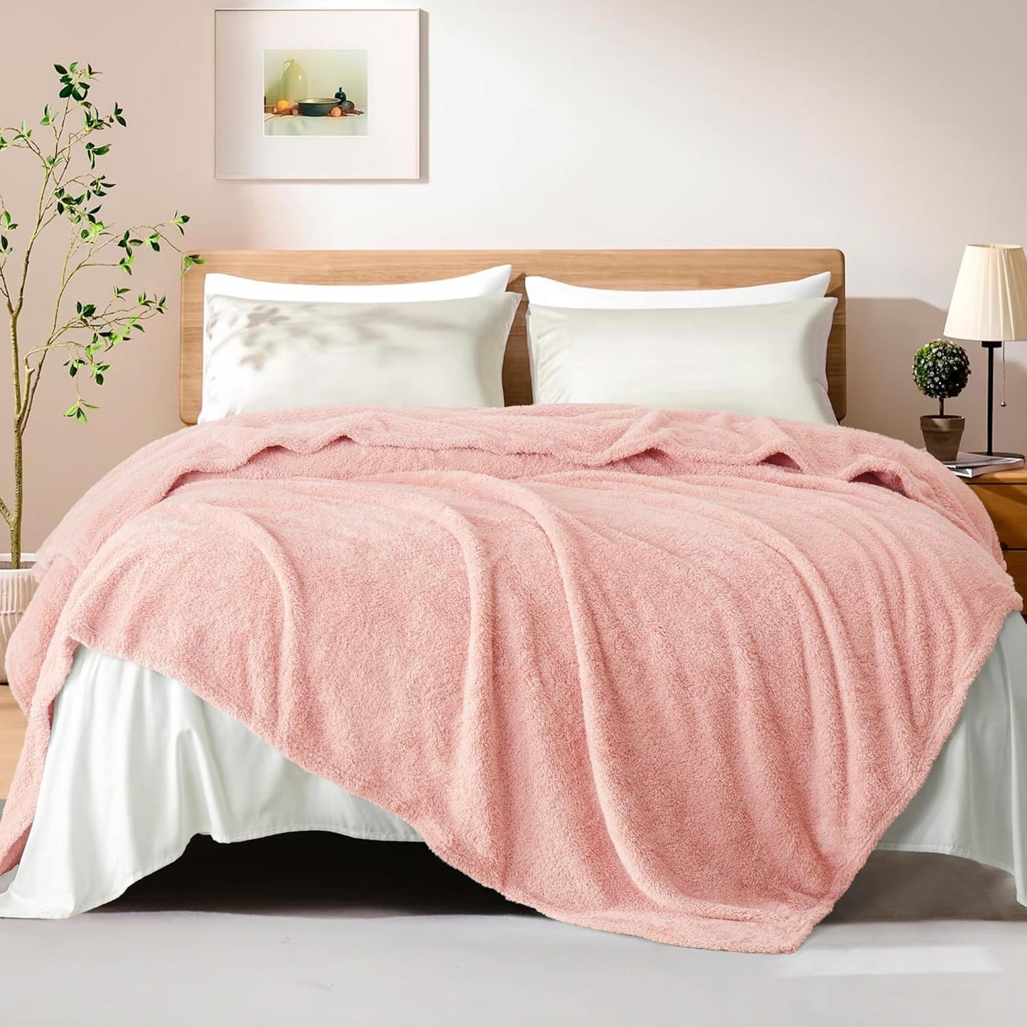 Exclusivo Mezcla Fleece Blanket for Couch, Soft and Cozy Twin Blankets for Women Men Girls Kids, Suitable for All Seasons, Light Pink, 60x80 Inches