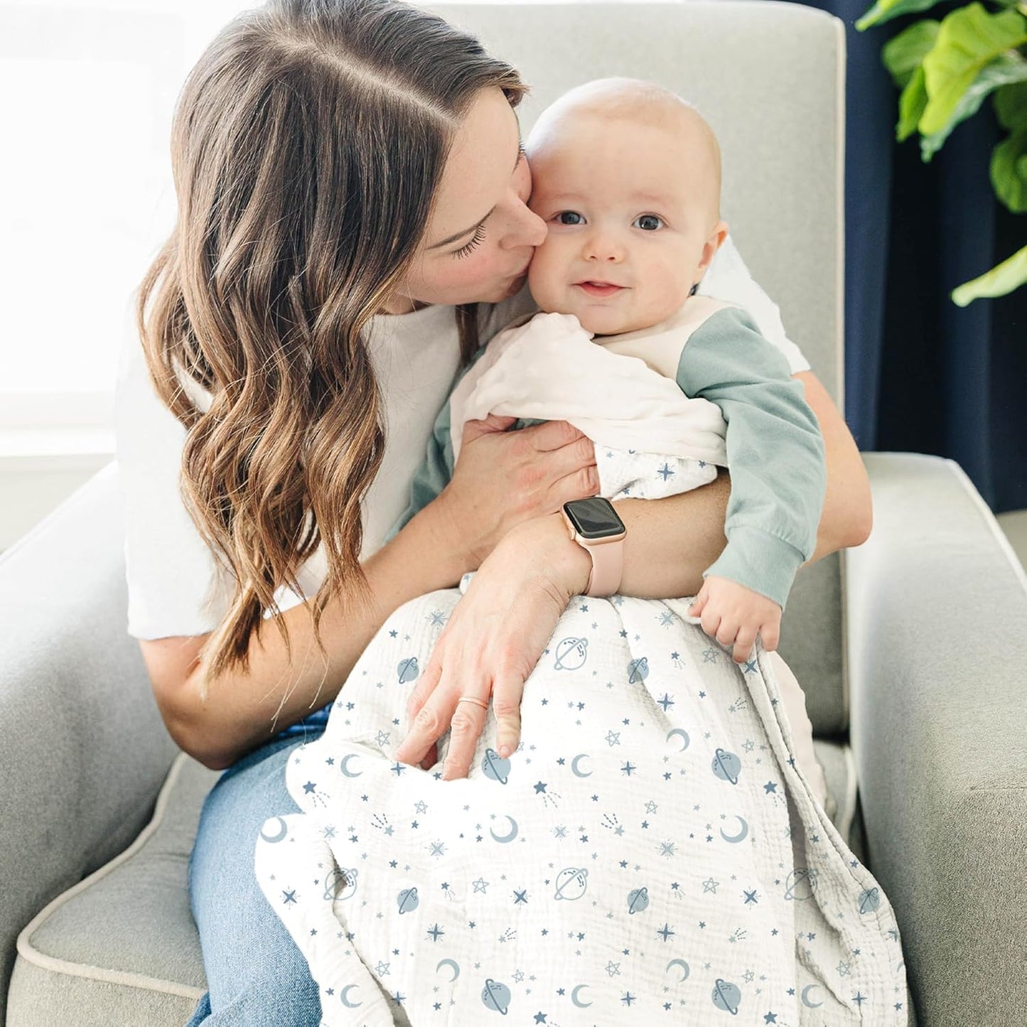 Konssy Baby Blankets for Unisex Boys Girls, Super Soft Nursery Minky Blankets with Muslin Cotton Front and Dotted Fleece Backing, Printed Bed Throws Newborn