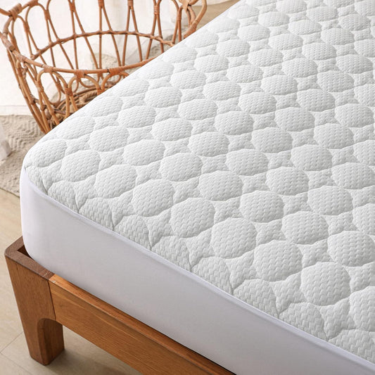 Full Size Waterproof Mattress Protector Fitted Quilted Mattress Pad Cover with Deep Pocket Up to 15''