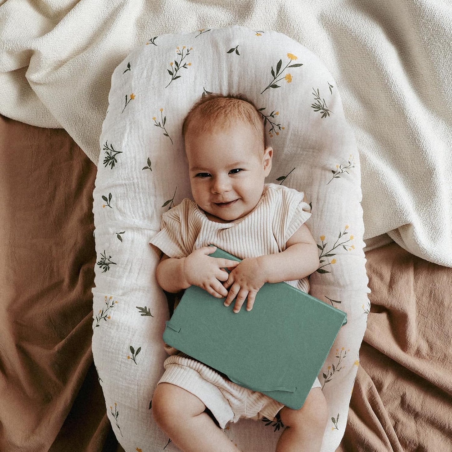 Gllquen Baby Muslin Bassinet Sheets 3 Pack, Breathable Elastic Cozy Fitted Cotton Bassinet Mattress Sheet for Baby Boy Girls, Fit for Hourglass Oval Rectangular Cradle Pad Sheets 33"x17" (Green)