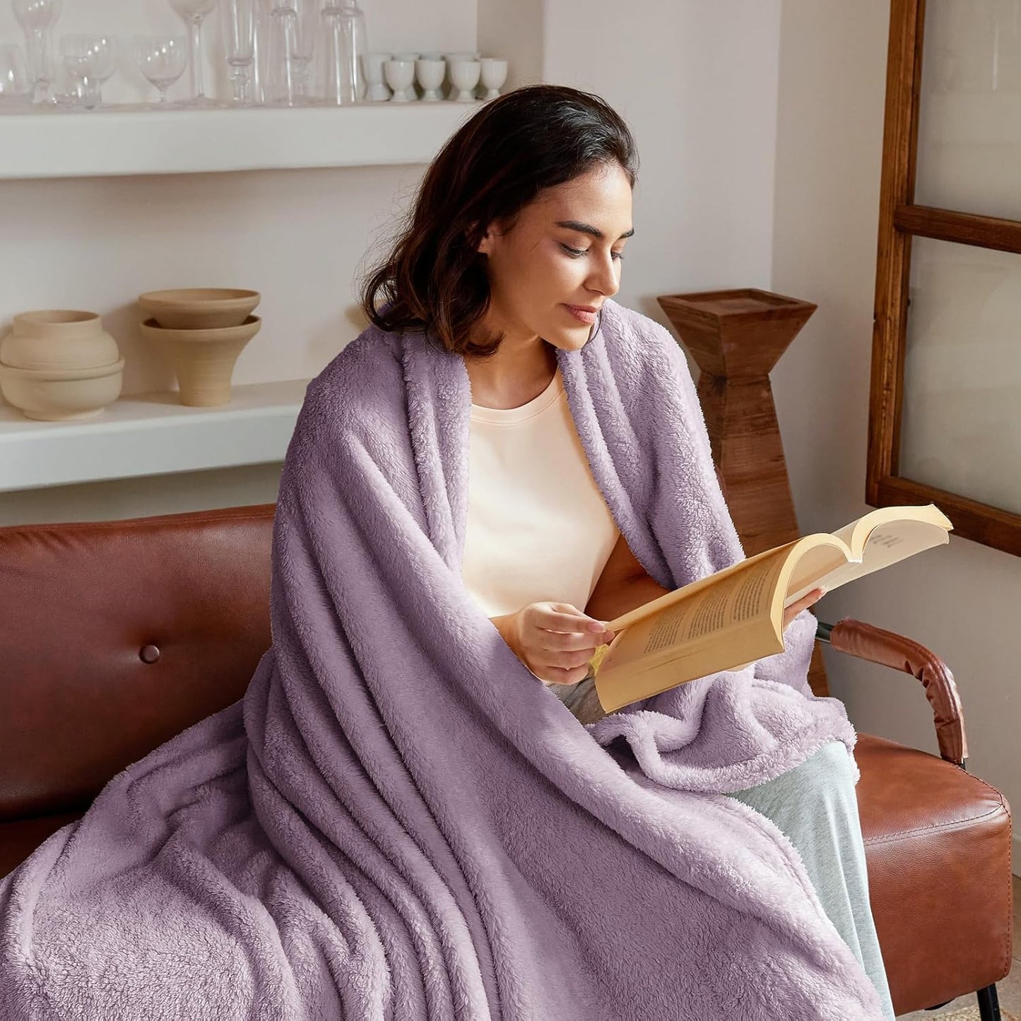 Exclusivo Mezcla Queen Size Flannel Fleece Blanket, Super Soft Velvet Plush Bed Blanket, Fuzzy Cozy and Warm for All Seasons, 90x90 Inches, Grayish Purple